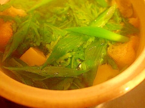 シンプルに☆春菊と豆腐で鍋